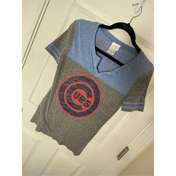 Chicago Cubs women’s tshirt size small - Picture 1 of 5